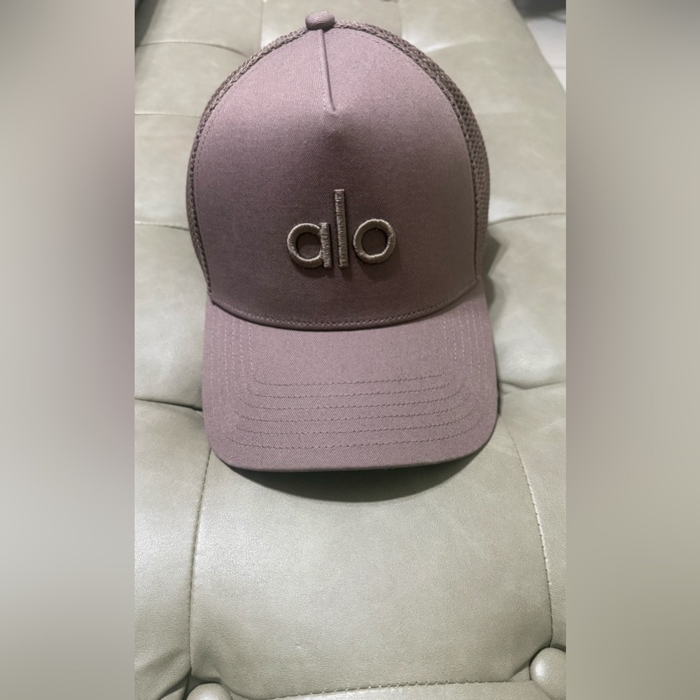 ALO Yoga Mauve Mesh Trucker Hat
